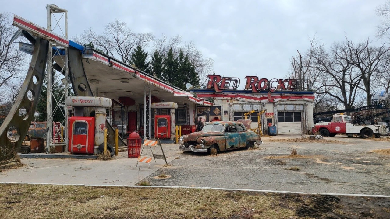 Red Rocket gas station Fallout tv-show